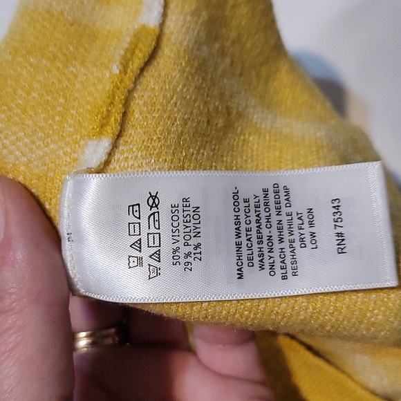 Adrienne Vittadini yellow and white striped 3/4 sleeve sweater size small - Picture 7 of 7
